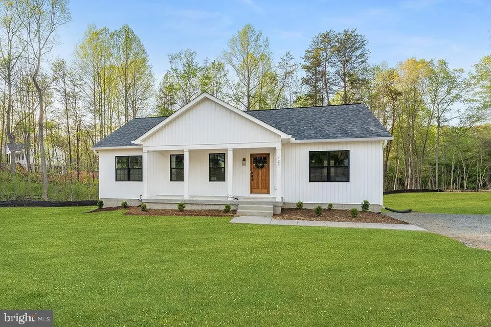 Property in Louisa